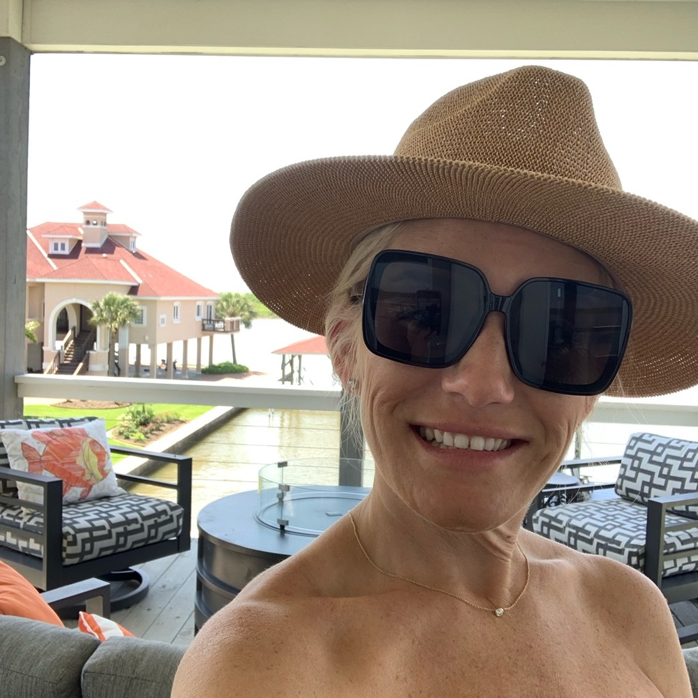 Meet your Posher, Jennifer